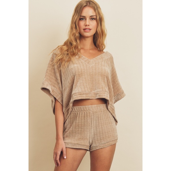 Wayward Chenille Elastic Lounge Shorts - Picture 3 of 6